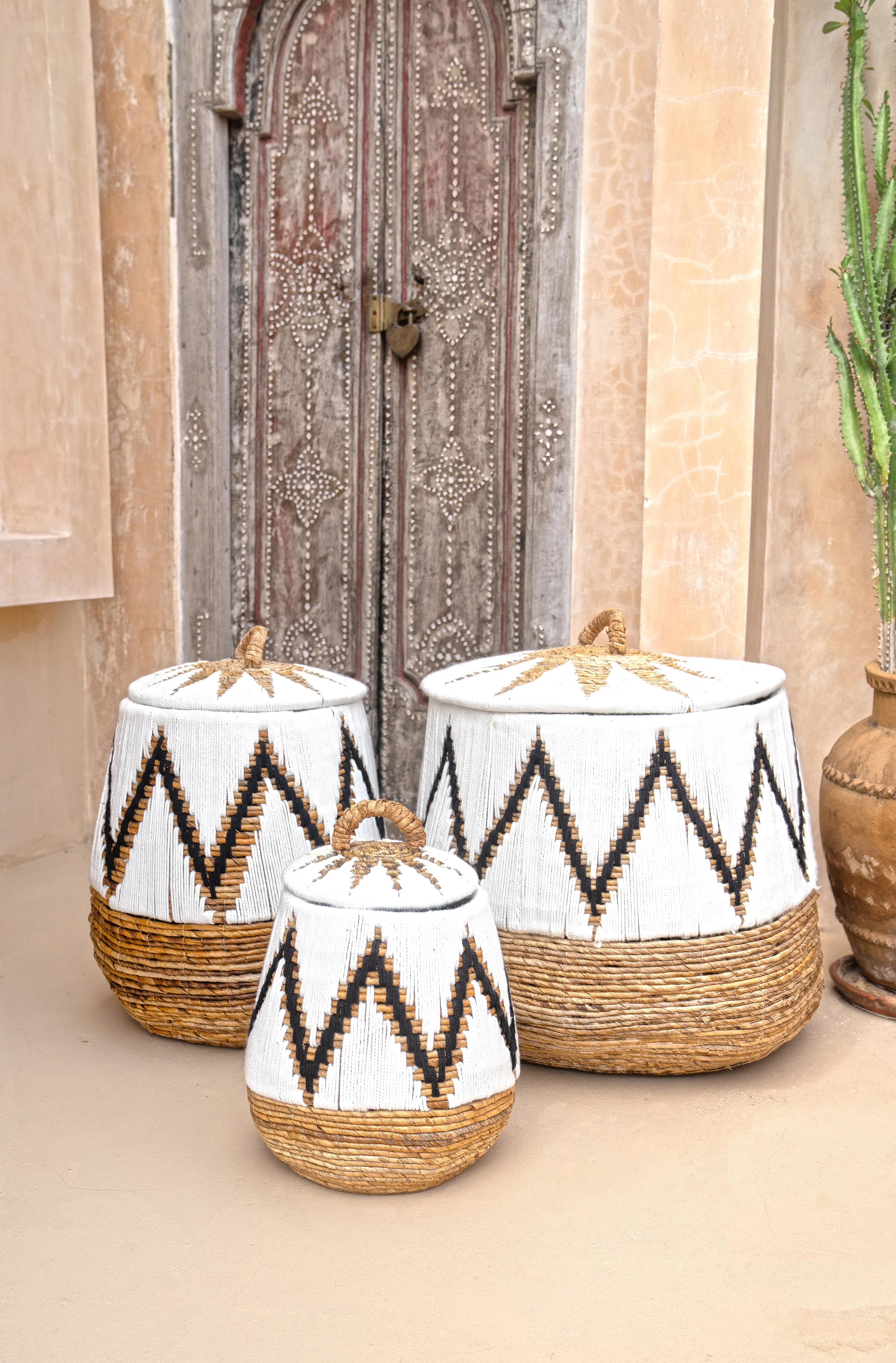 Banana Leaf Round Basket with Lid