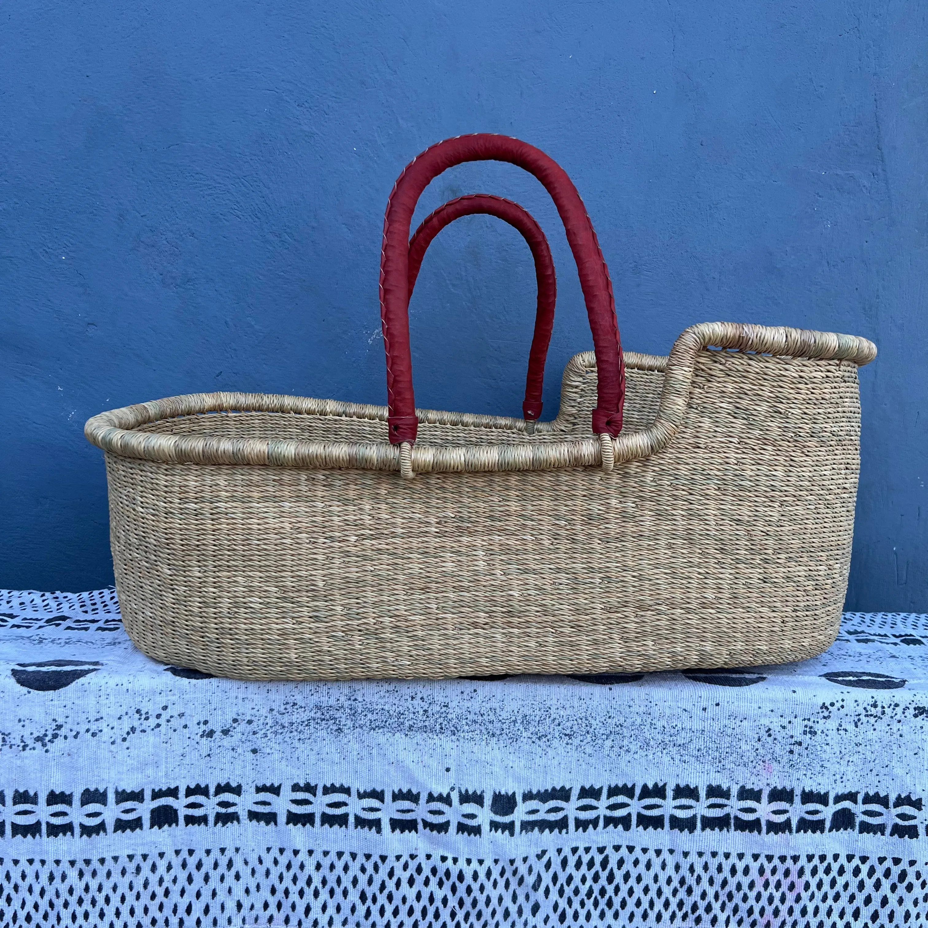 Bassinet/ Babies Cot/Moses Basket