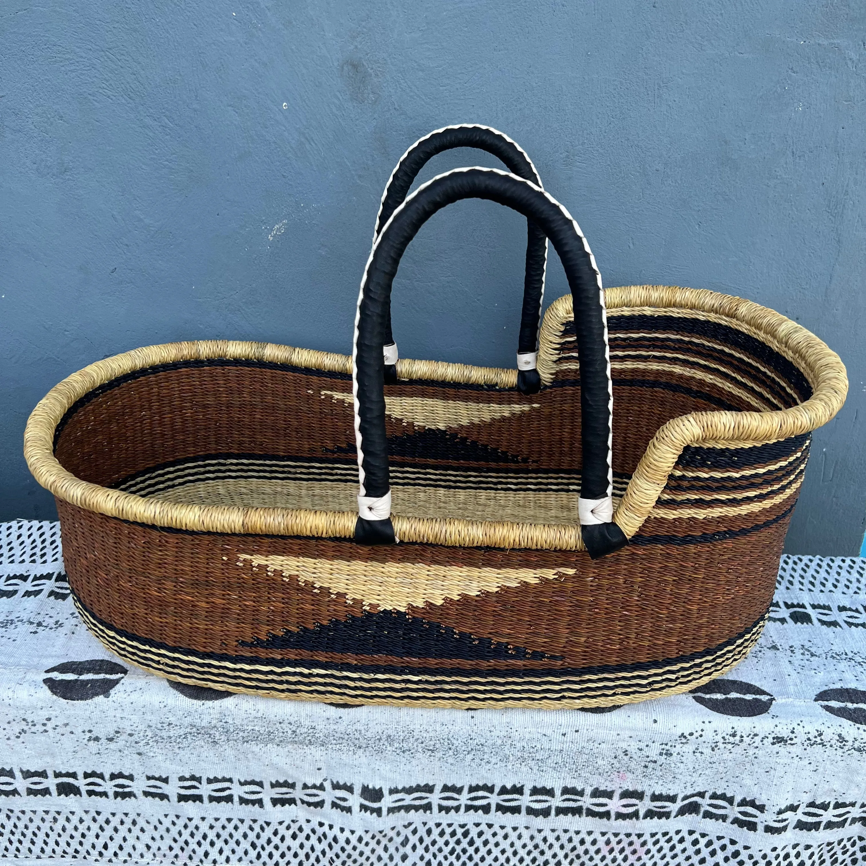 Bassinet/ Babies Cot/Moses Basket