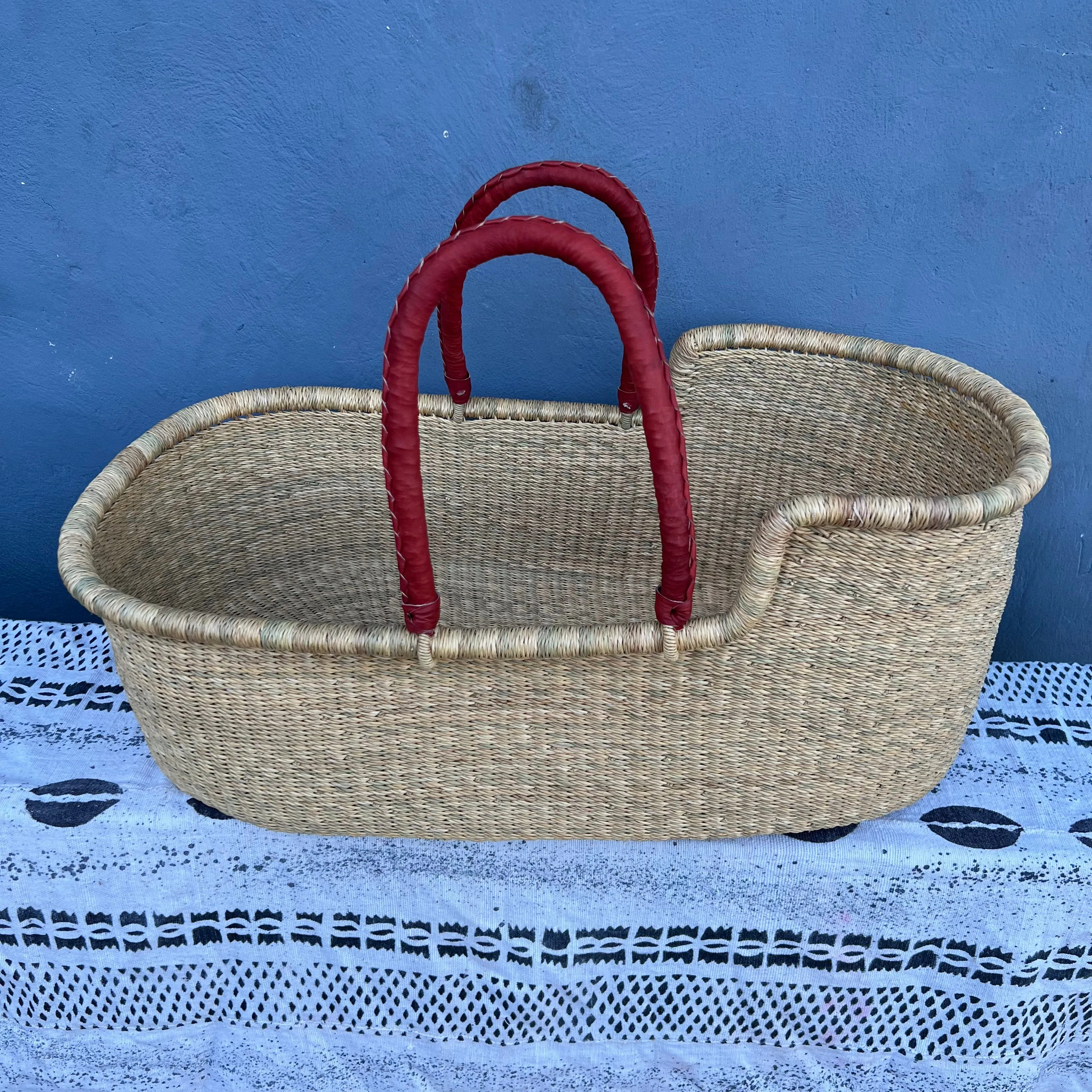 Bassinet/ Babies Cot/Moses Basket
