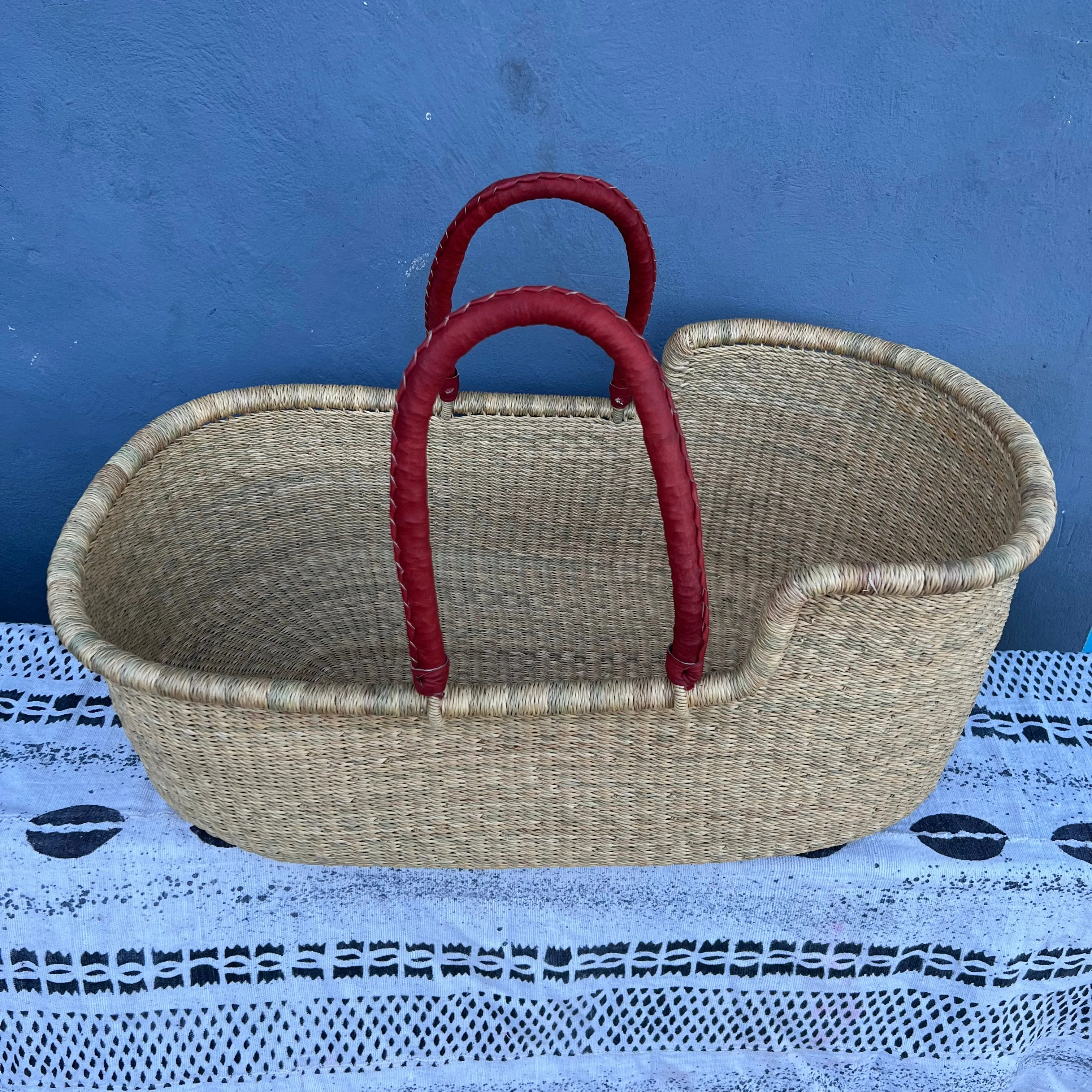 Bassinet/ Babies Cot/Moses Basket