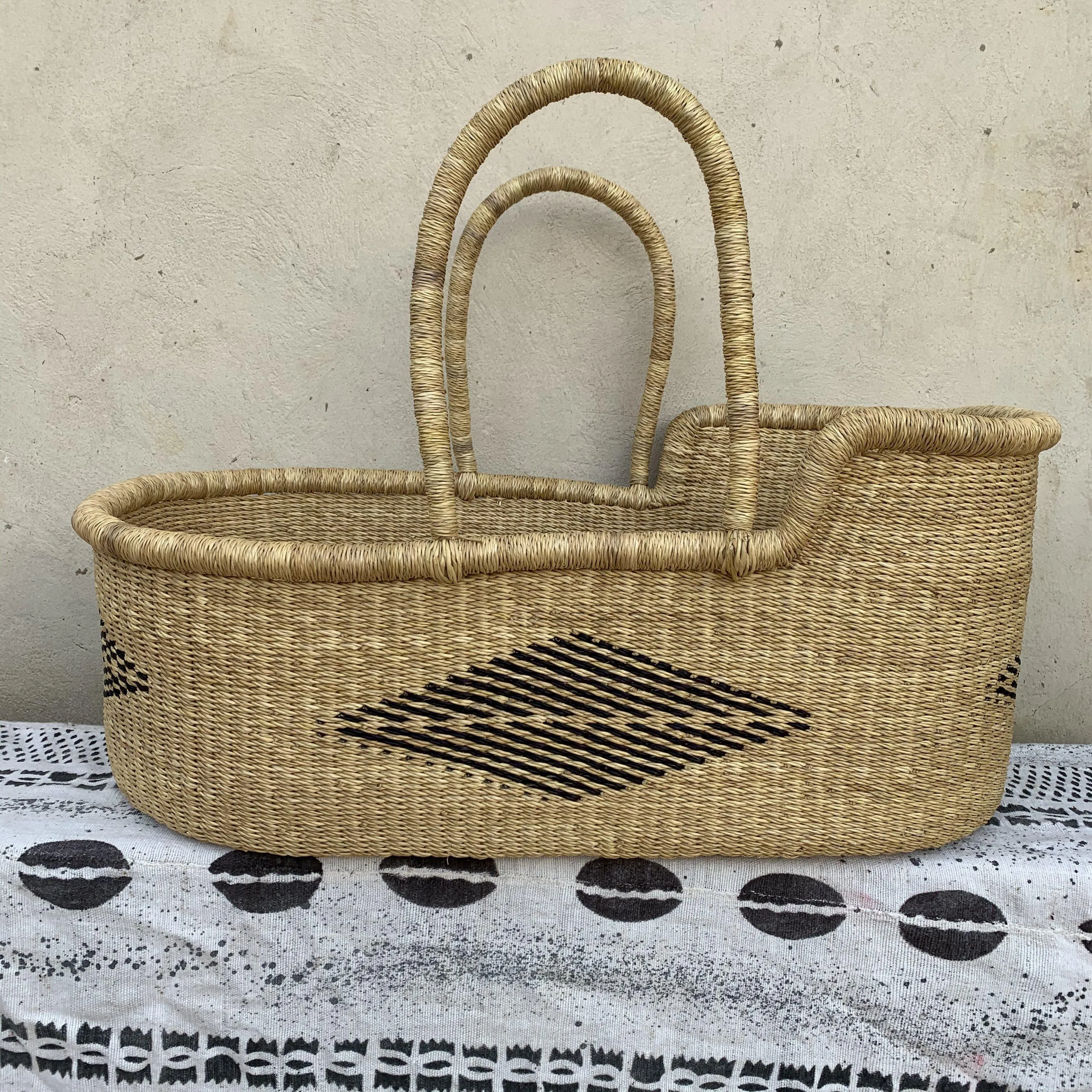 Bassinet/Babies Cot/Moses Basket