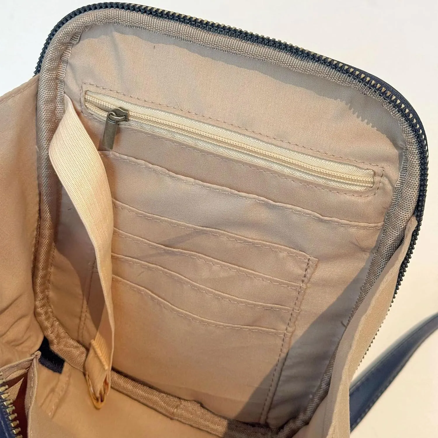 Collaboraten1 Crossbody Leather Bag, Urvash Crossbody Anti Theft Leather Bag for Women Travel