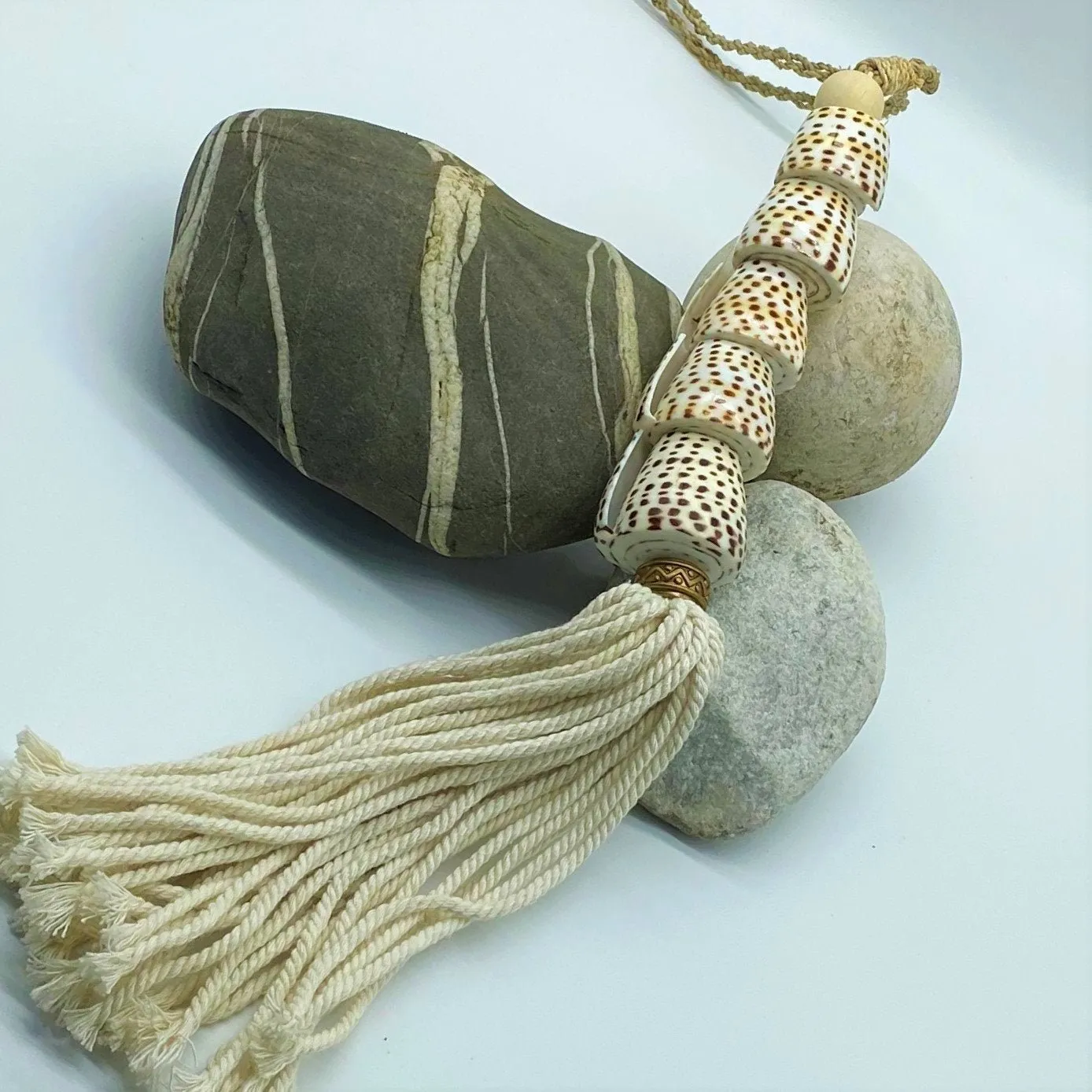 Decorative Macramé Natural Shell Garland Tassel -  Cotton Curtain Tieback Wall Hanging 35cm