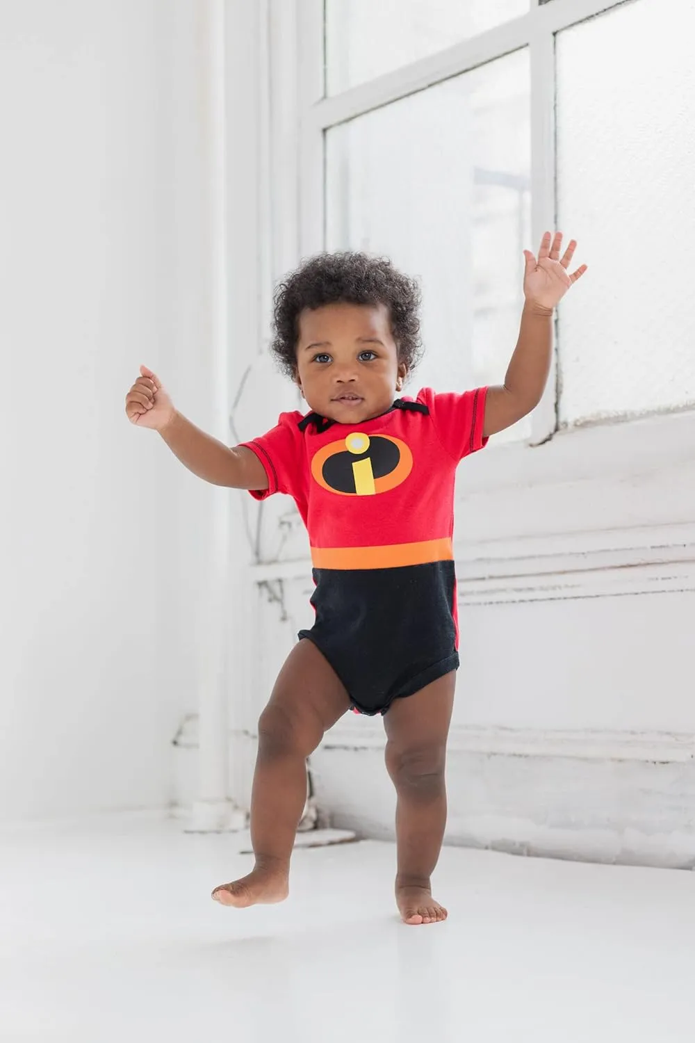 Disney Mickey Mouse Lion King Winnie the Pooh Pixar Toy Story Finding Nemo Baby 5 Pack Bodysuits Newborn to Infant
