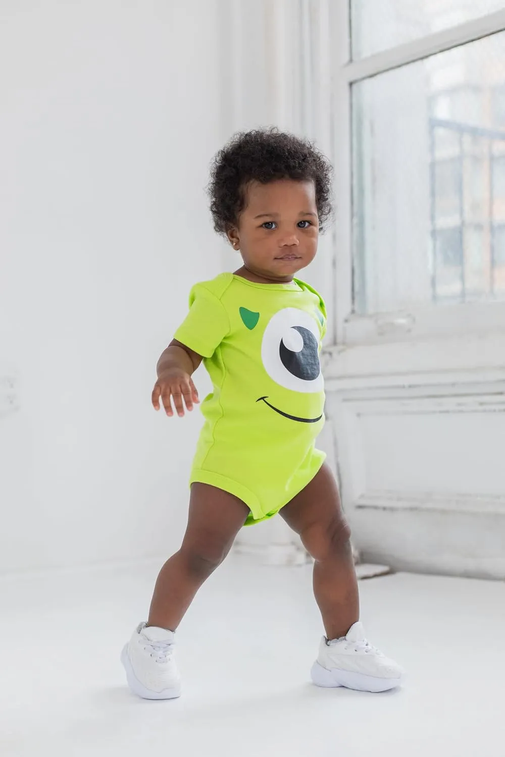Disney Mickey Mouse Lion King Winnie the Pooh Pixar Toy Story Finding Nemo Baby 5 Pack Bodysuits Newborn to Infant