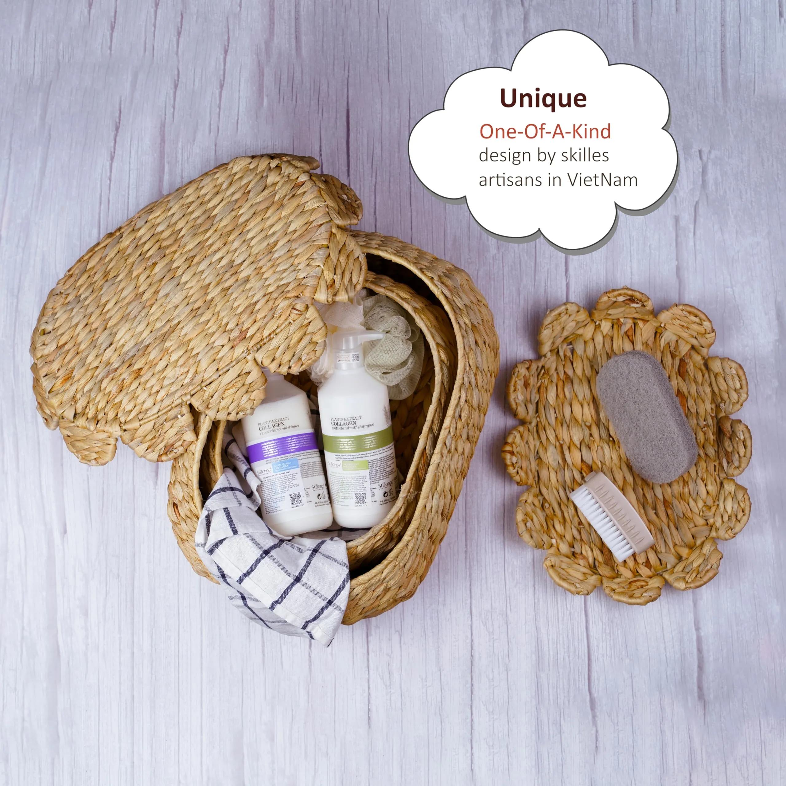 LUSYDECO Set of 2 Hand Round Wicker Storage Baskets with Lid, Rattan Basket Decorative Boxes, Woven Storage Box Hyacinth Basket with Lids, Scalloped Edge Wicker Basket with Lid