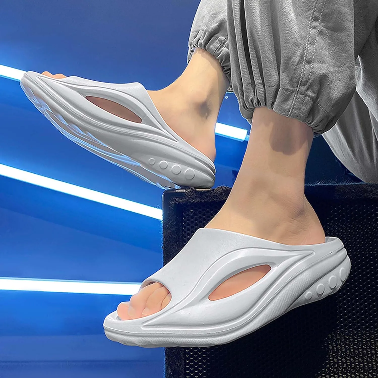 Men's Shallow Mouthed Lightweight Wide Edition Anti Slip Casual Beach Wading Shoes