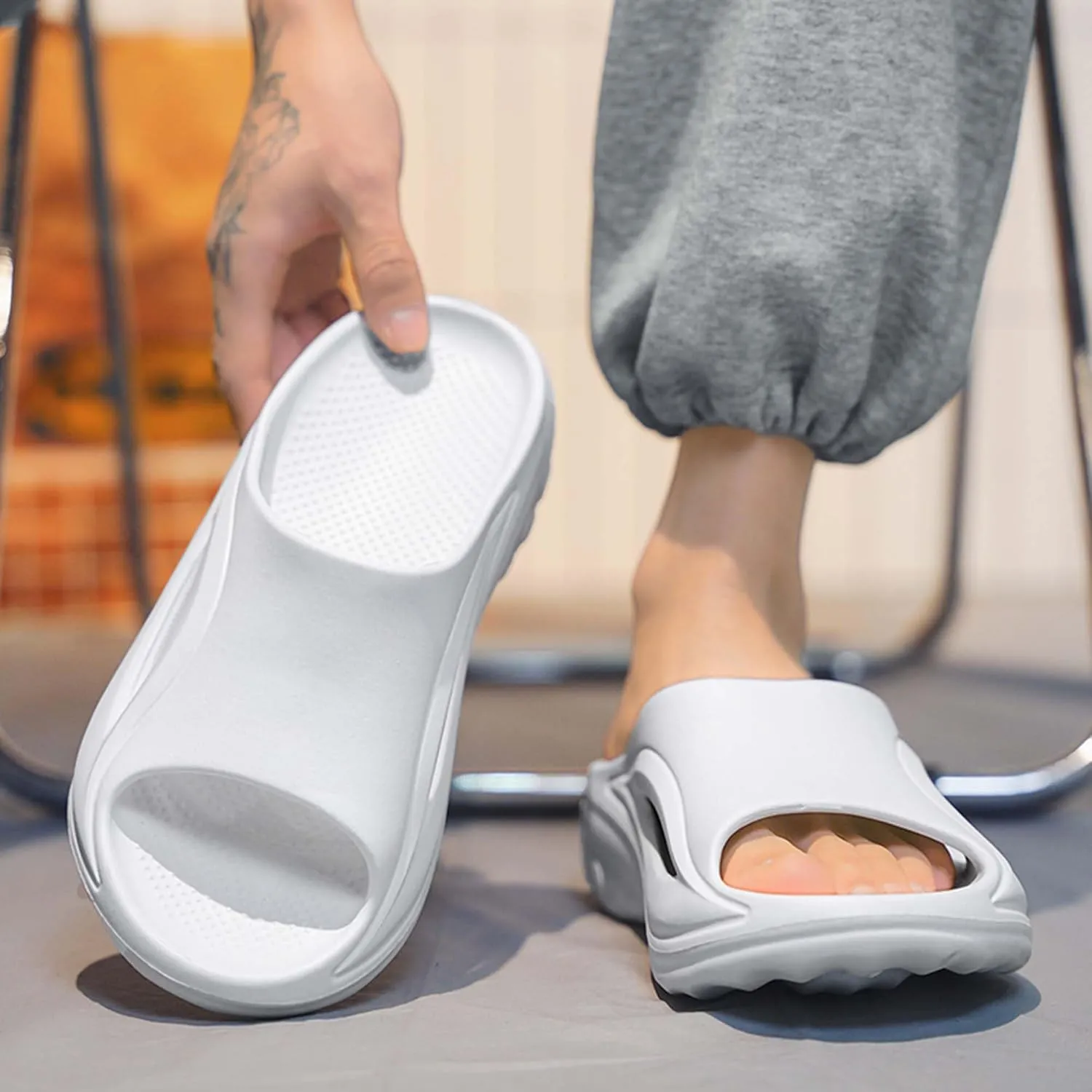 Men's Shallow Mouthed Lightweight Wide Edition Anti Slip Casual Beach Wading Shoes