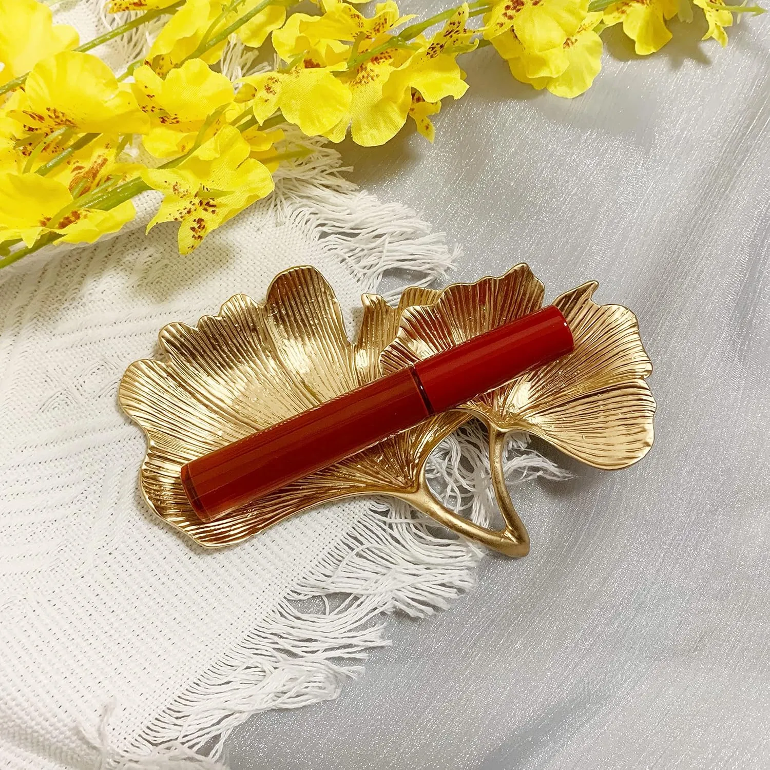 Metal Jewelry Dish, Small Leaf Shaped Ring Holder Jewelry Organizer, Trinket Dish Vanity Tray for Dresser Christmas Birthday Wedding Gifts