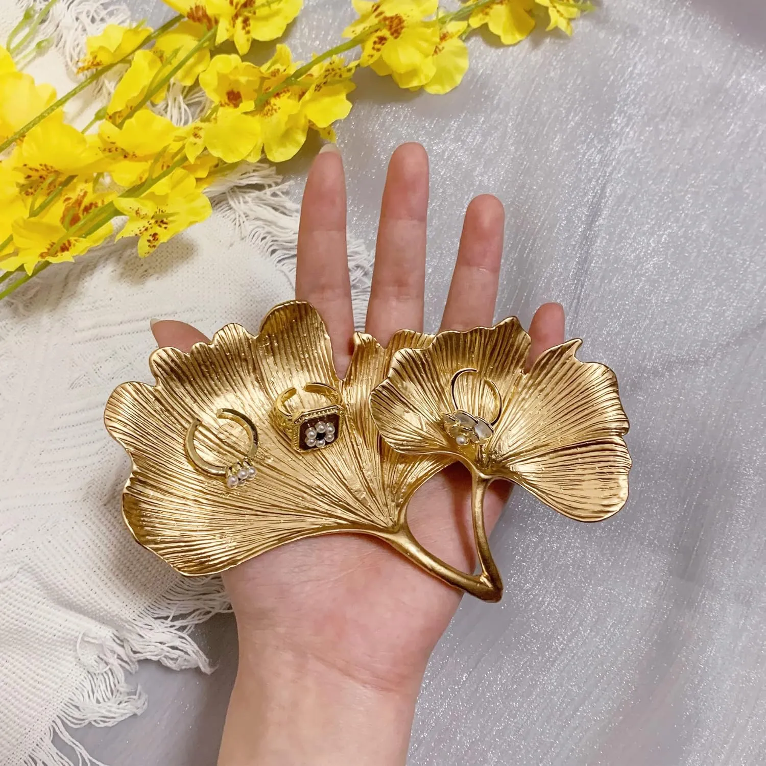 Metal Jewelry Dish, Small Leaf Shaped Ring Holder Jewelry Organizer, Trinket Dish Vanity Tray for Dresser Christmas Birthday Wedding Gifts