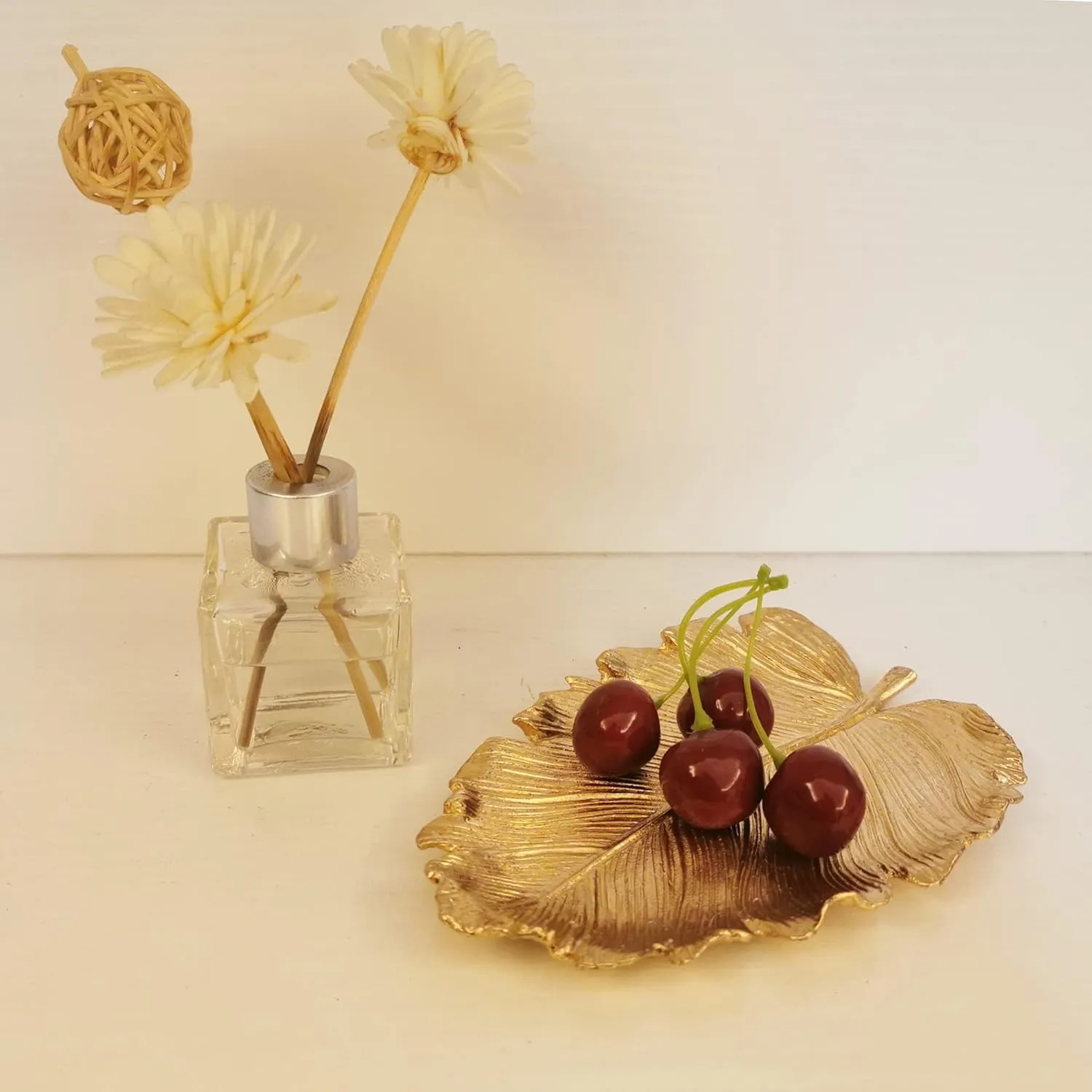 Metal Jewelry Dish, Small Leaf Shaped Ring Holder Jewelry Organizer, Trinket Dish Vanity Tray for Dresser Christmas Birthday Wedding Gifts