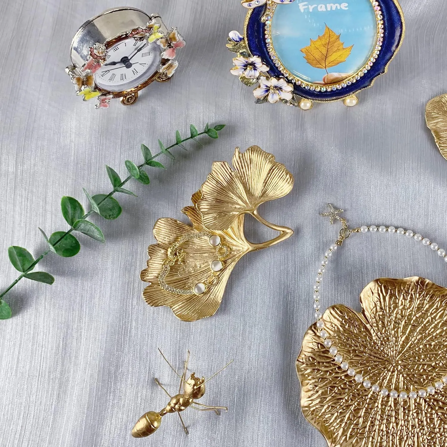 Metal Jewelry Dish, Small Leaf Shaped Ring Holder Jewelry Organizer, Trinket Dish Vanity Tray for Dresser Christmas Birthday Wedding Gifts