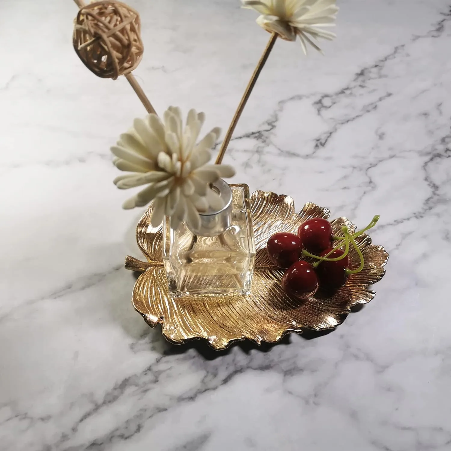 Metal Jewelry Dish, Small Leaf Shaped Ring Holder Jewelry Organizer, Trinket Dish Vanity Tray for Dresser Christmas Birthday Wedding Gifts