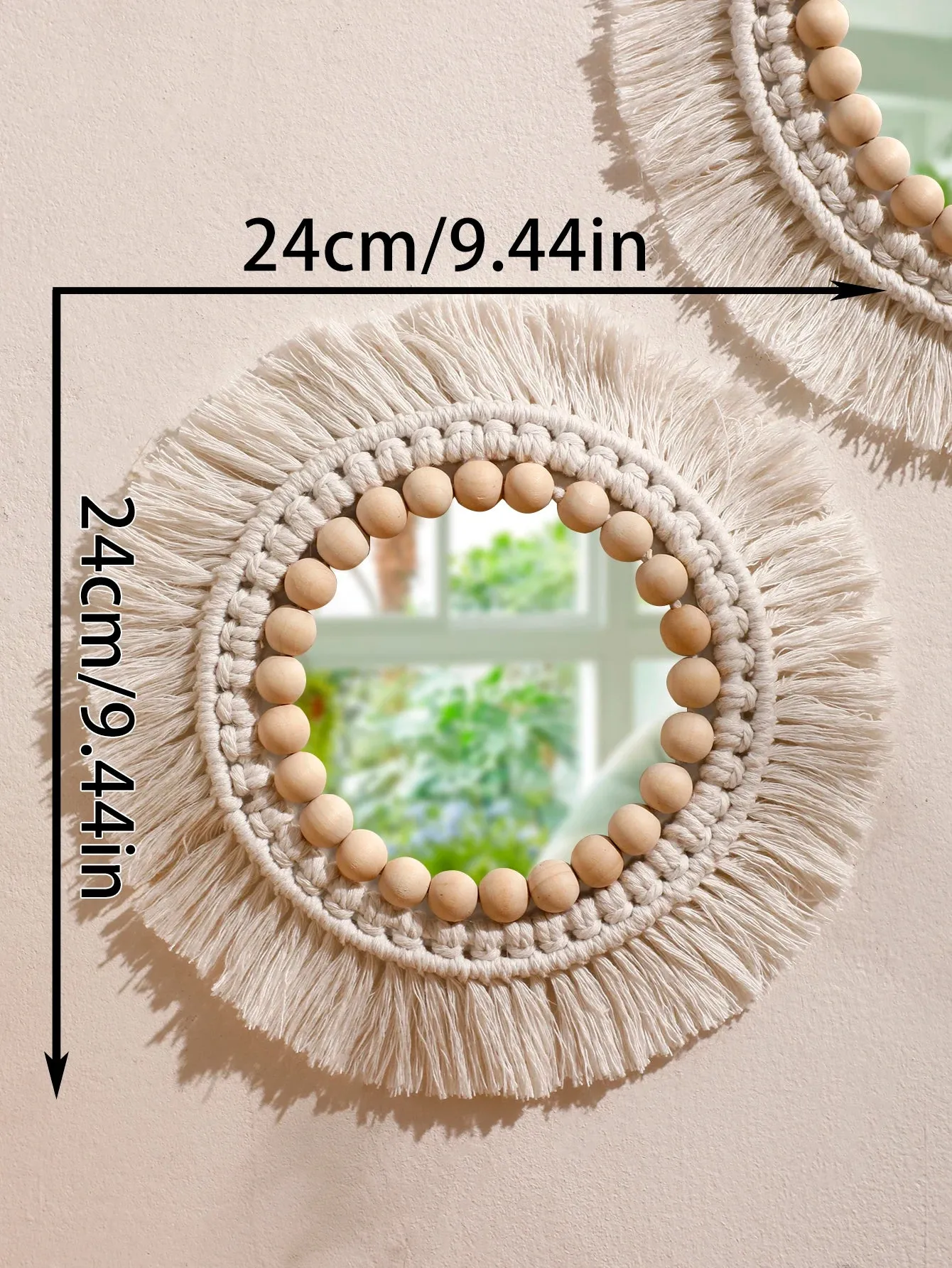 miroir suspendu en macramé décoratif avec pompons tissés