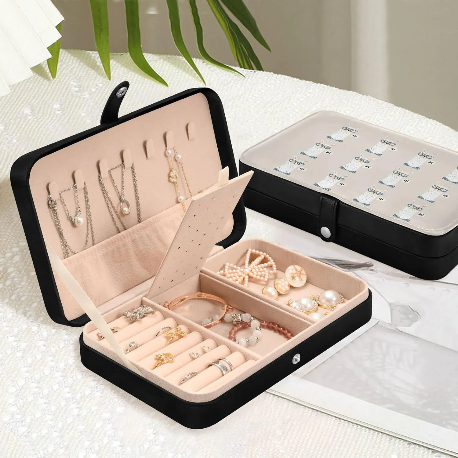 Oyihfvs Cute Lama Face with Hi Alpaca Face with Glasses Leather Jewelry Bag, Jewelry Storage, Portable Jewelry Organizer Boxes for Women Lady Necklace, Earrings, Rings, Bracelet