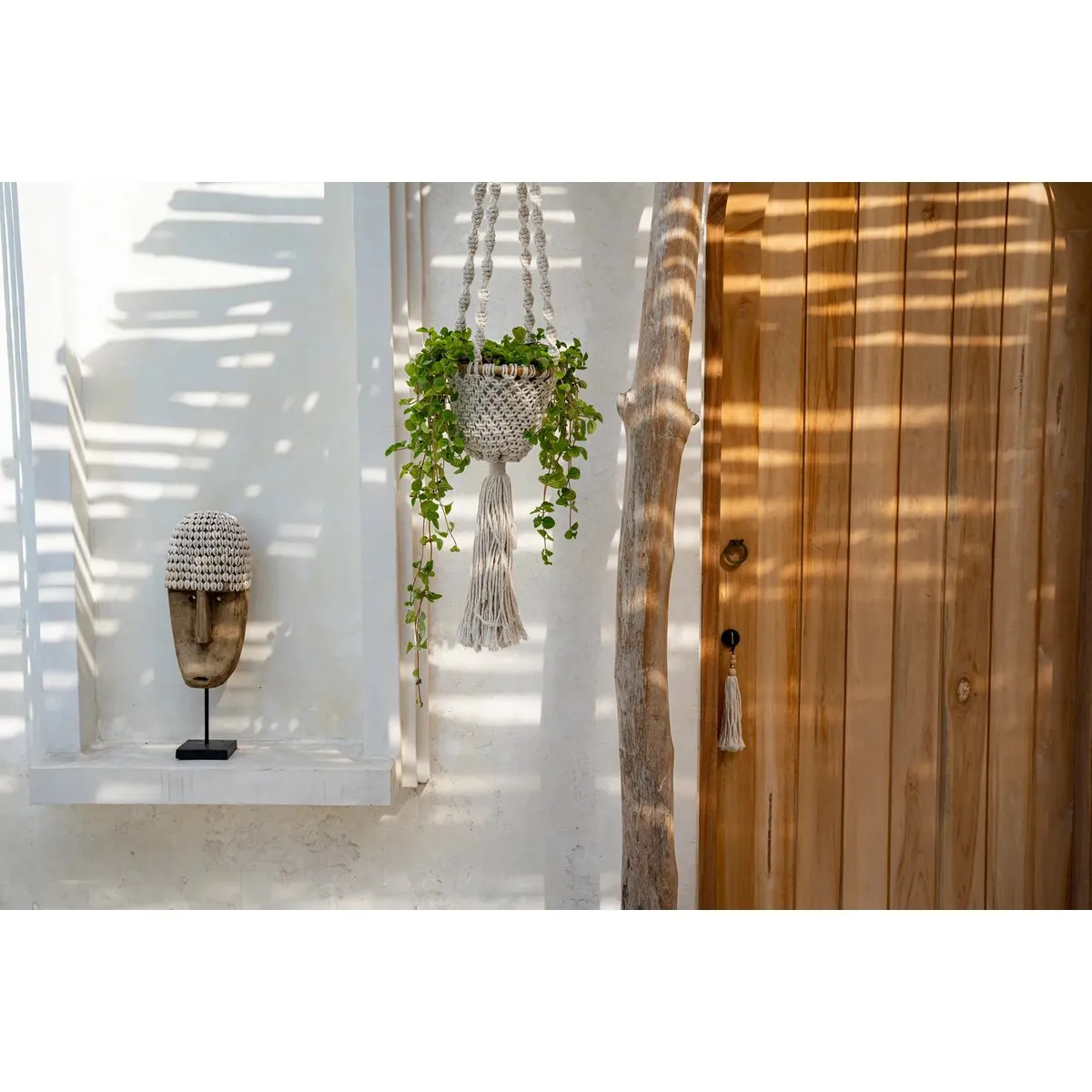 Rootz Twisted Macramé Plant Holder - Hanging Basket - Indoor Planter - Decorative Touch - 25cm x 135cm x 25cm