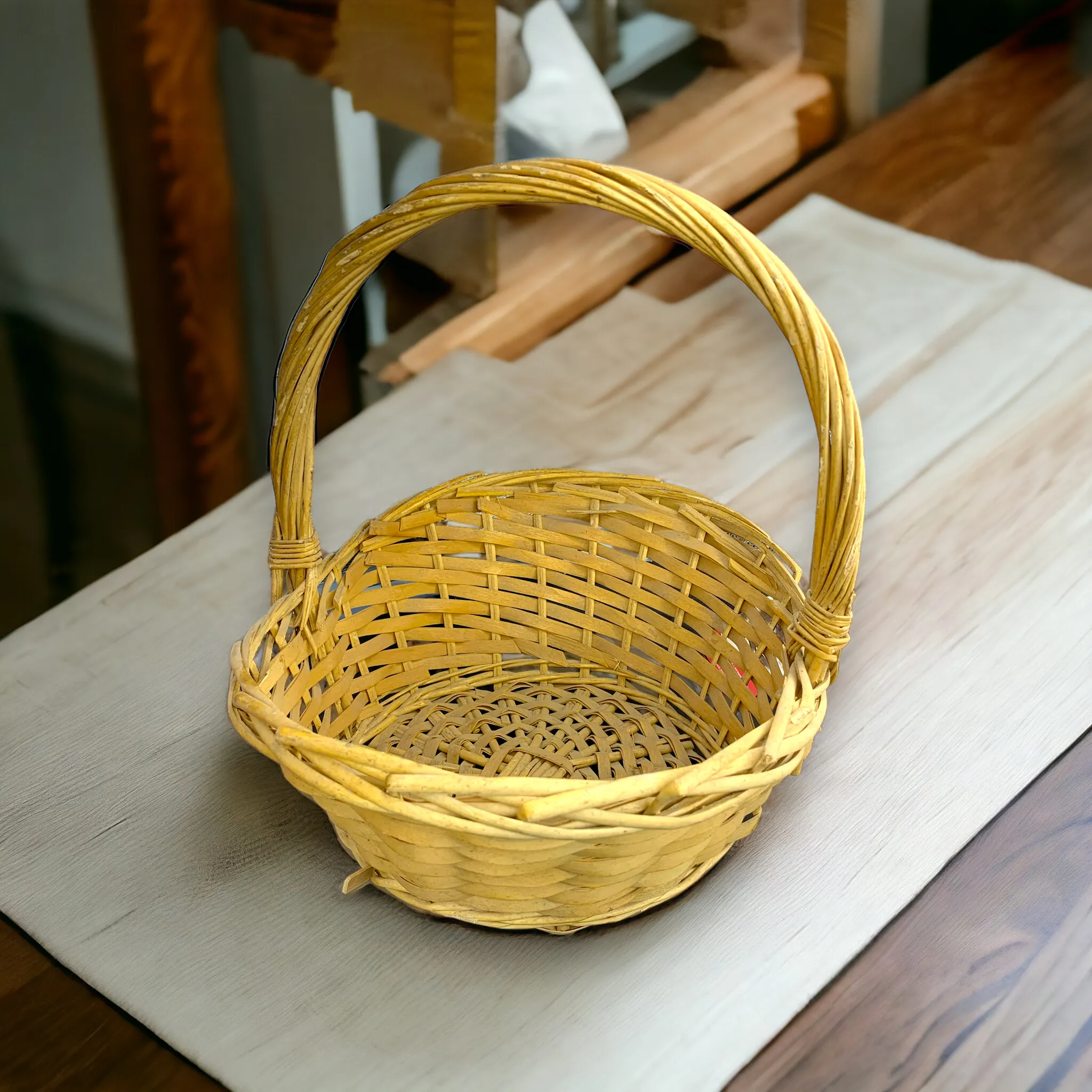 Round Shape Single Bamboo Basket with Handle