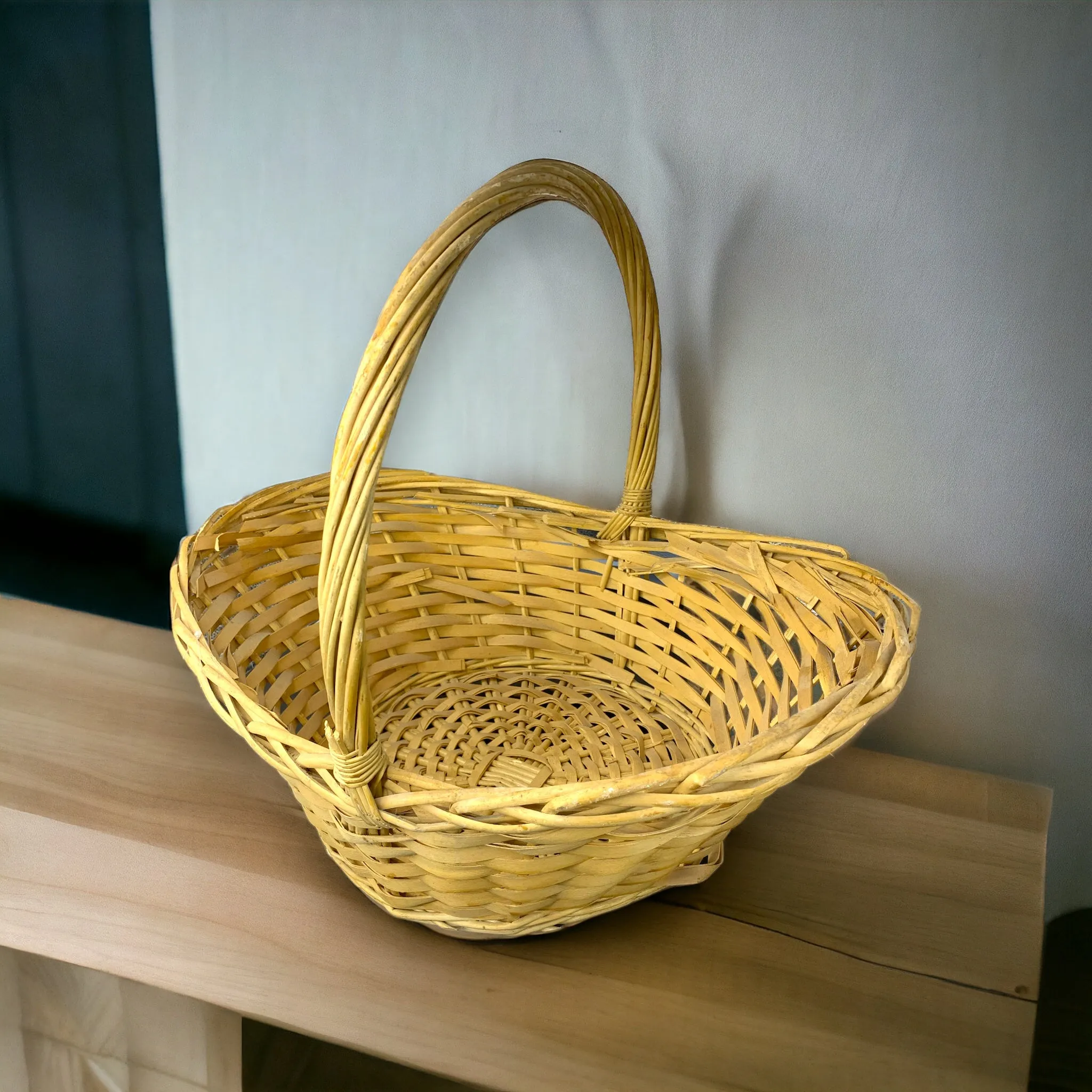 Round Shape Single Bamboo Basket with Handle