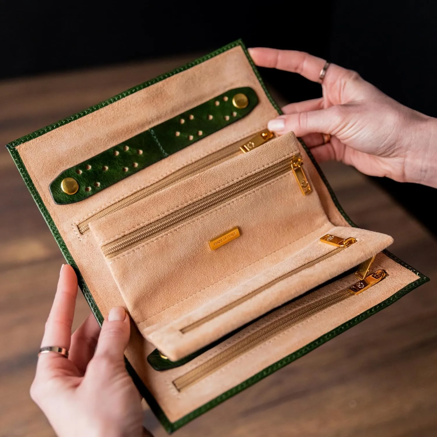 Time Resistance Leather Jewelry Roll - Full Grain Leather Travel Jewelry Case - Jewellery Organizer Made in Italy (Green)