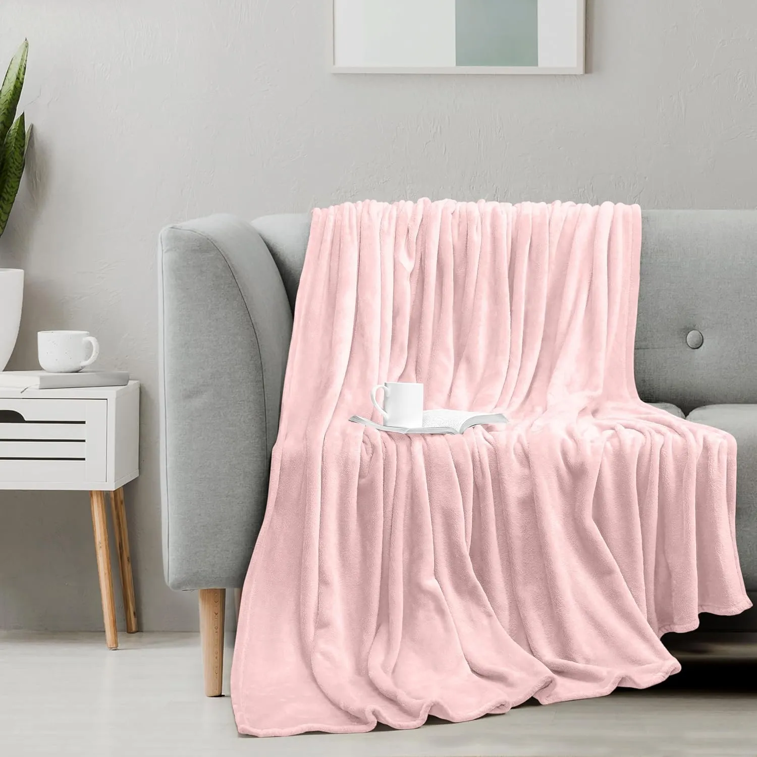 Utopia Bedding Pink Fleece Blanket Queen Size Fuzzy Soft Anti-Static Microfiber Bed Blanket (90x90 Inch)