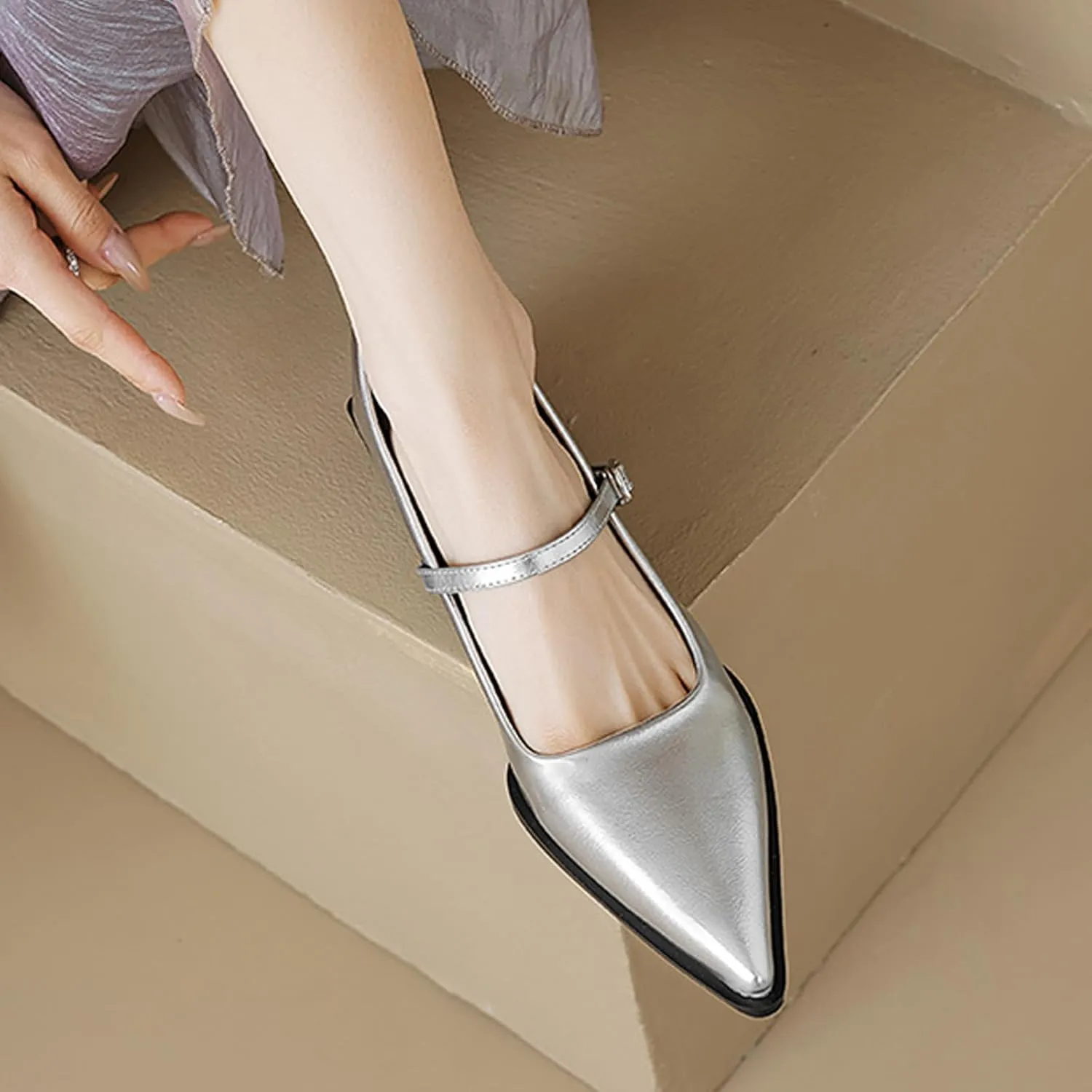 Women's Patent Leather Low Chunky Heel Dress Mary Jane Shoes Stylish Closed Pointed Ankle Strap Block Heel Non-Slip Formal Pumps Suitable for Wedding Bride Work