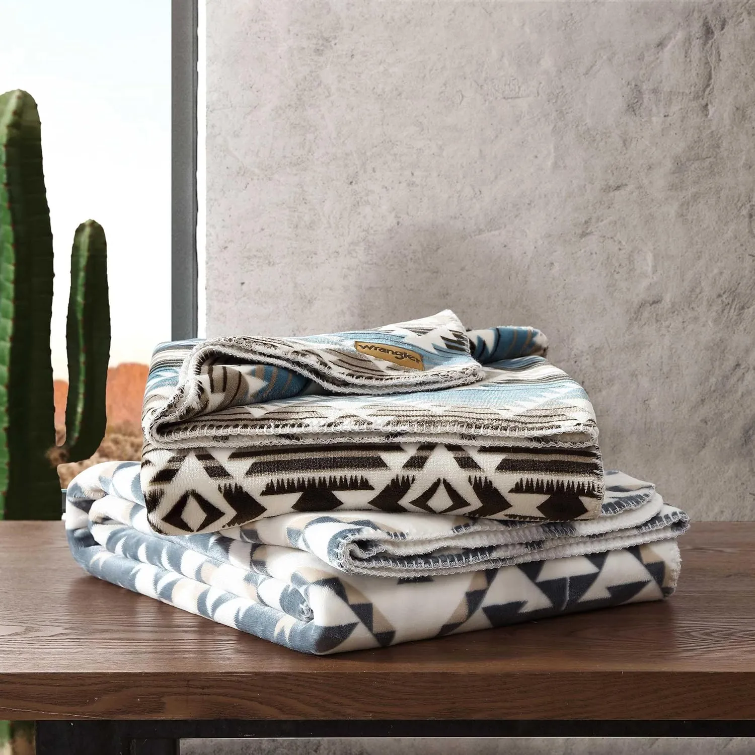 Wrangler - Twin Blanket, Super Soft Reversible Bedding, Yellowstone Inspired, Western Luxurious Bedding for The Colder Seasons (Dakota Grey, Twin)