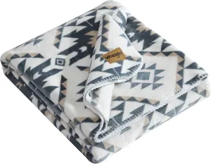 Wrangler - Twin Blanket, Super Soft Reversible Bedding, Yellowstone Inspired, Western Luxurious Bedding for The Colder Seasons (Dakota Grey, Twin)
