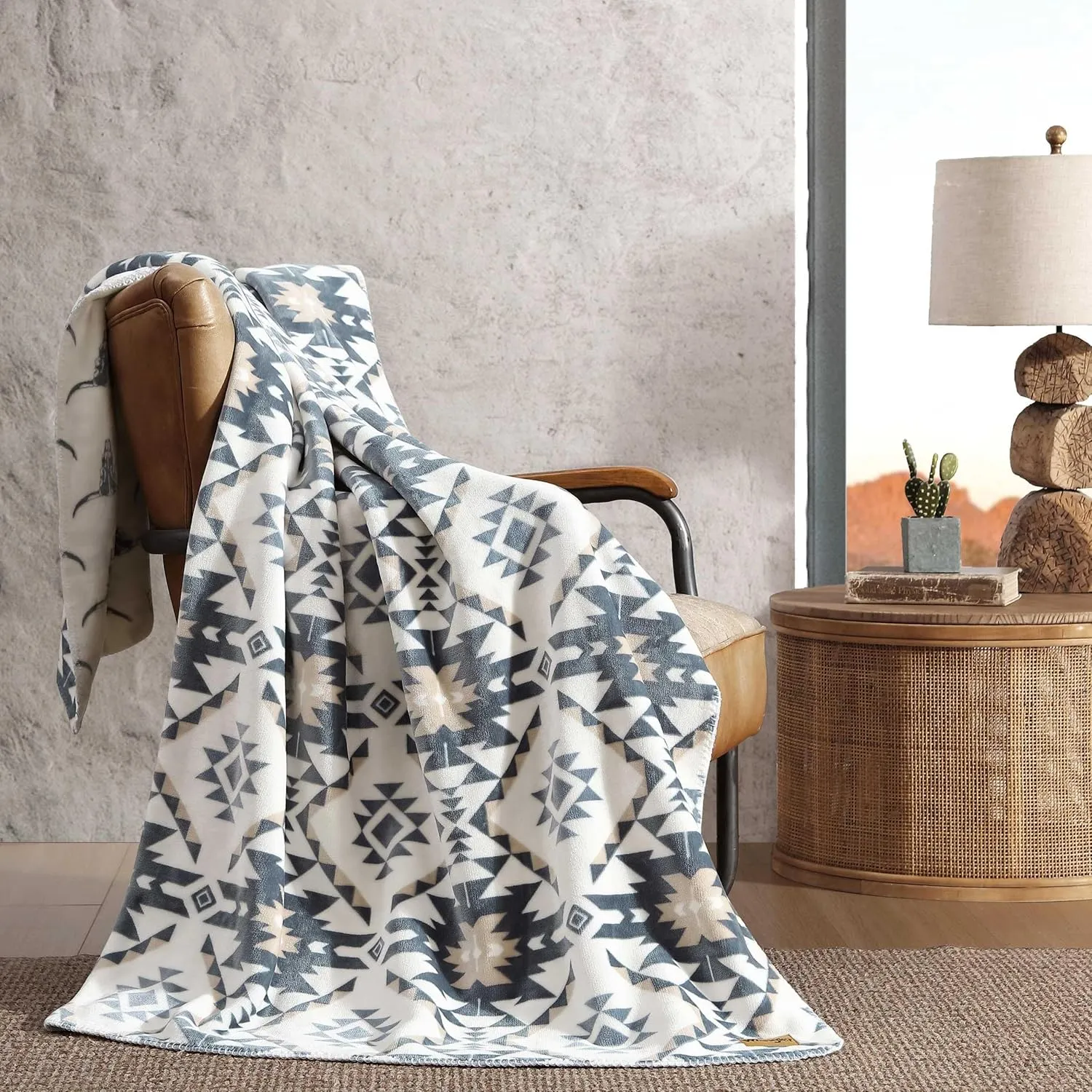 Wrangler - Twin Blanket, Super Soft Reversible Bedding, Yellowstone Inspired, Western Luxurious Bedding for The Colder Seasons (Dakota Grey, Twin)