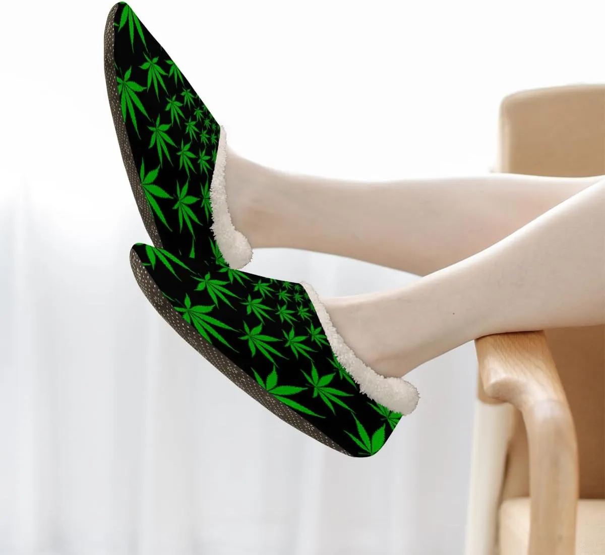 Yzrwebo Green Marijuana Slippers for Women Men Weed Leaf Indoor Non-Slip Slippers Socks Warm Comfy Soft House Slippers Bedroom Fuzzy Plush Lined House Shoes